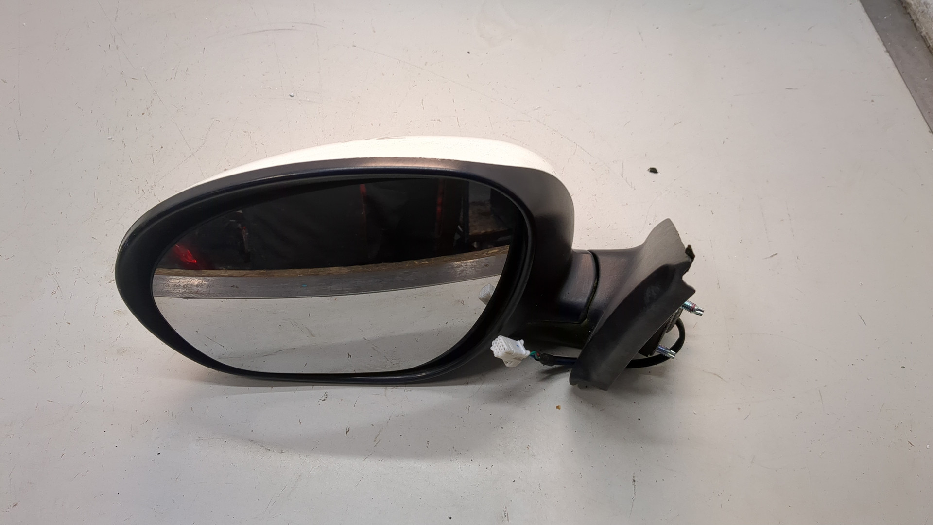 Зеркало левое электрическое