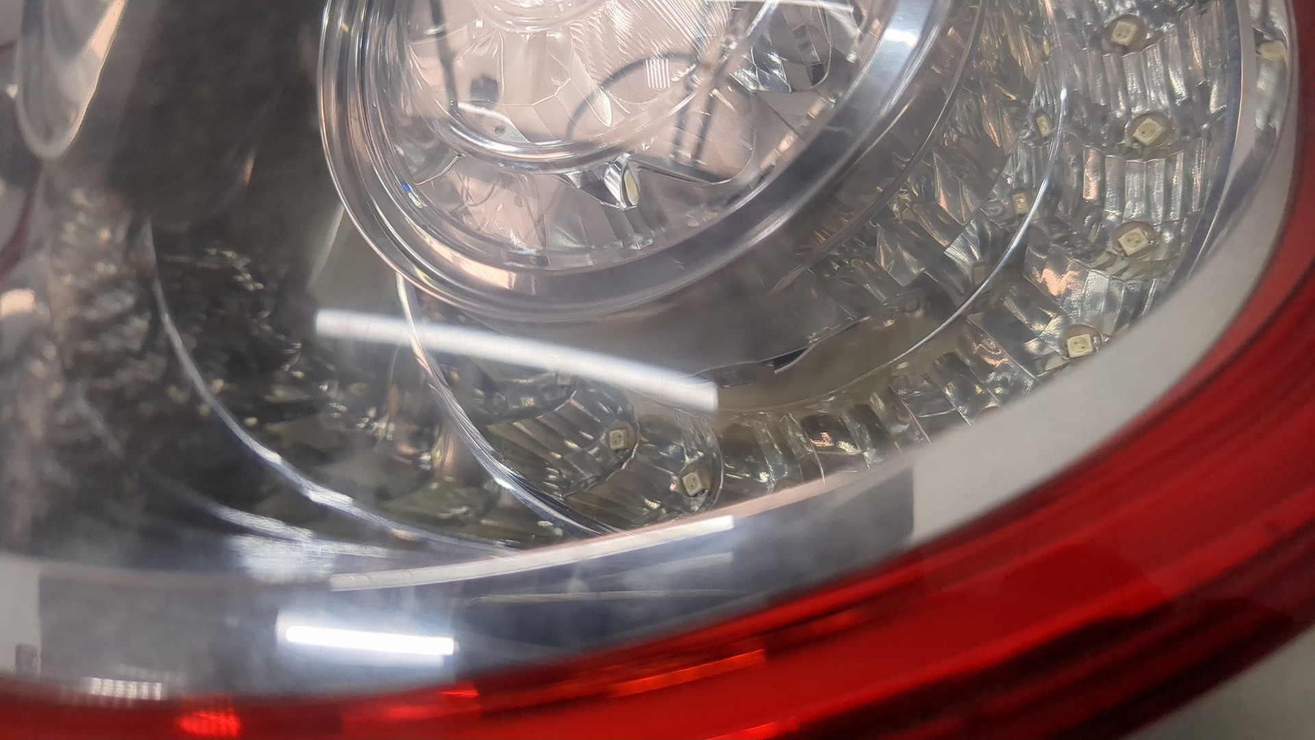 Фонарь задний правый