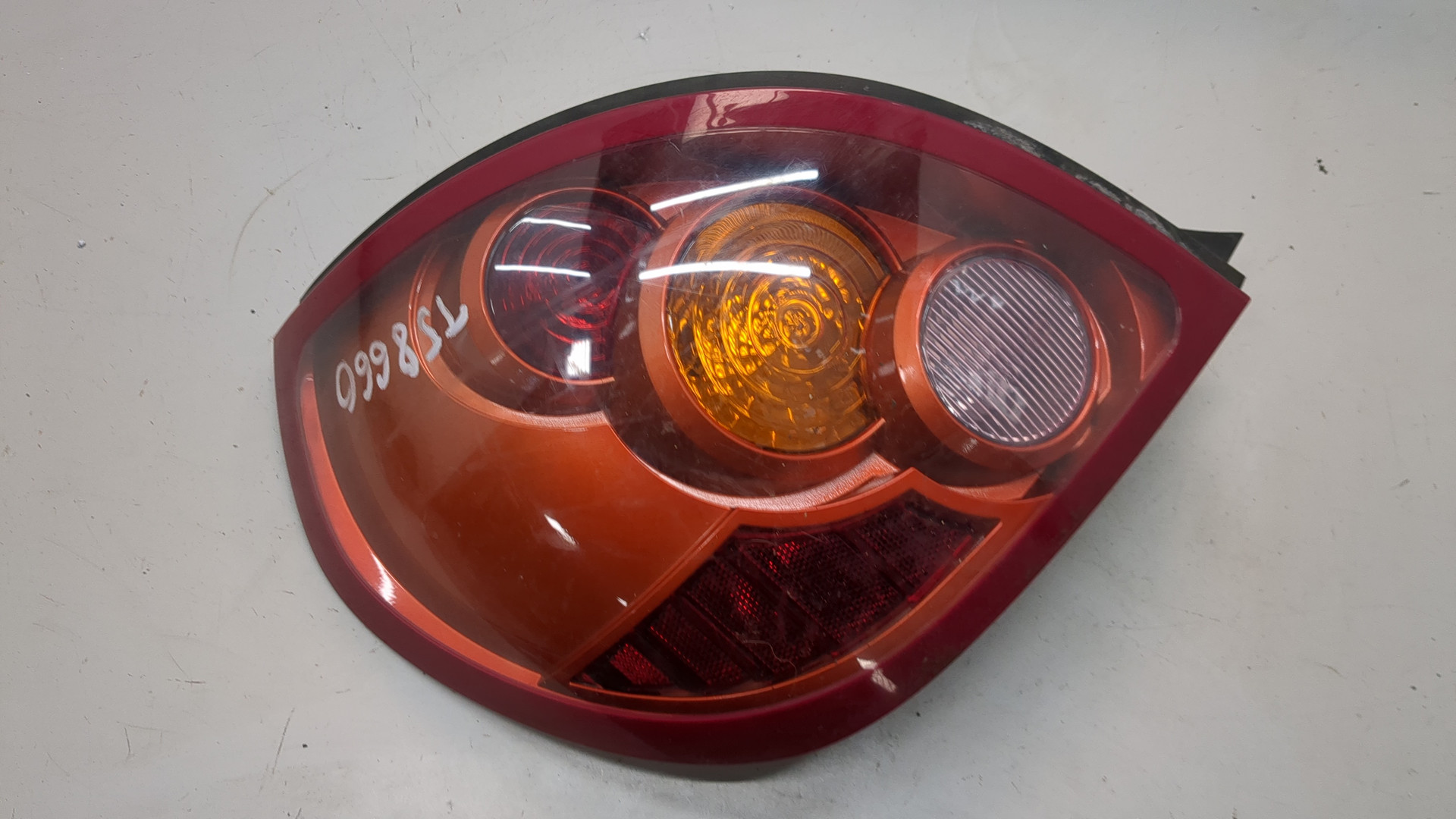 Фонарь задний левый