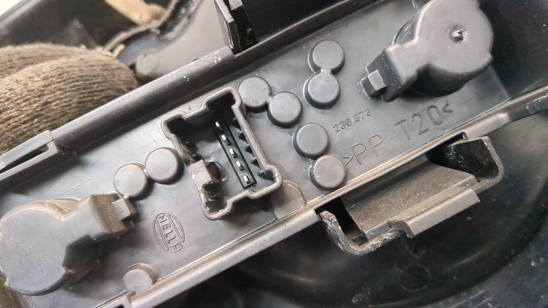 Фонарь задний левый