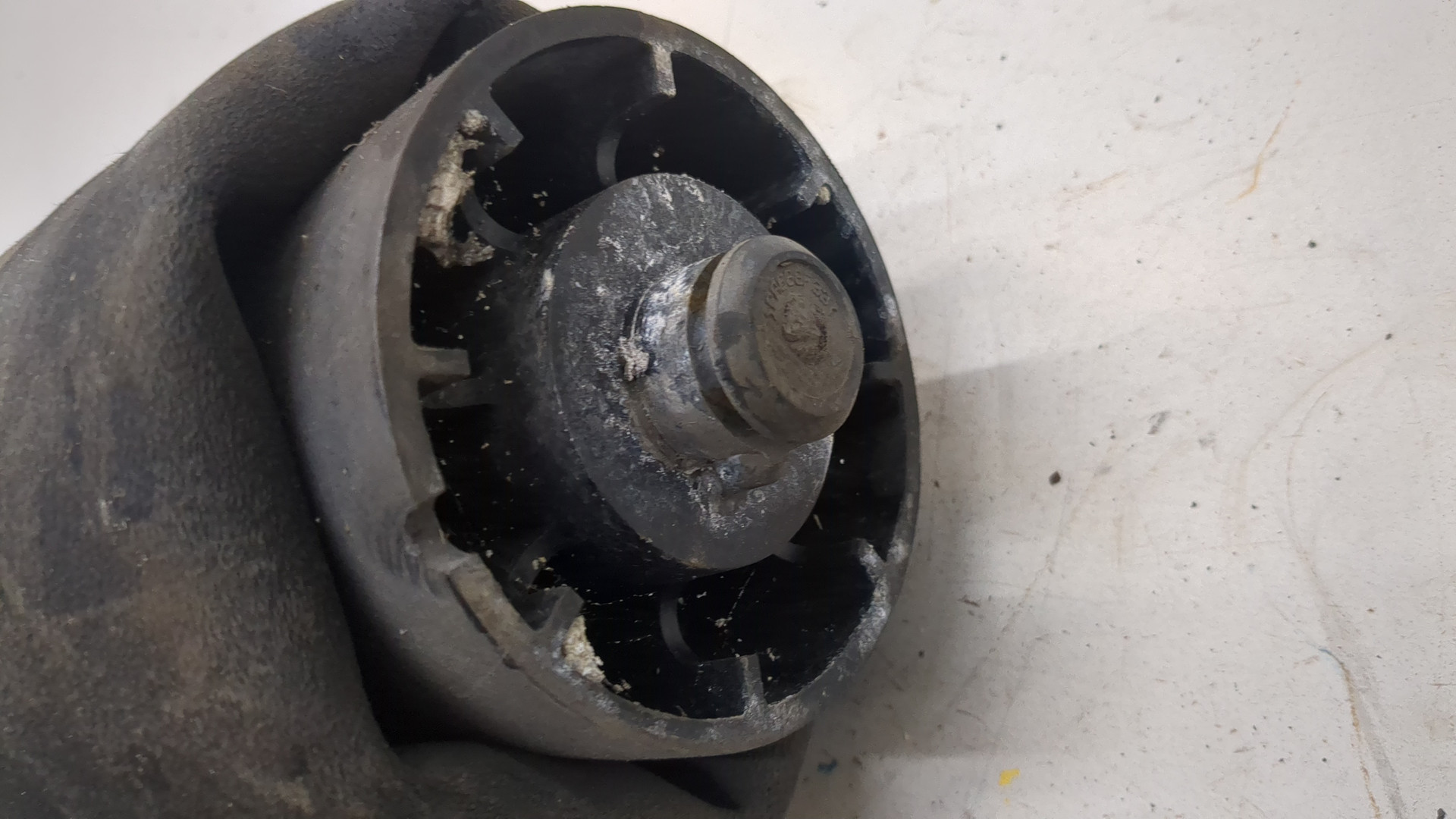 Воздушная подушка (опора пневматическая)