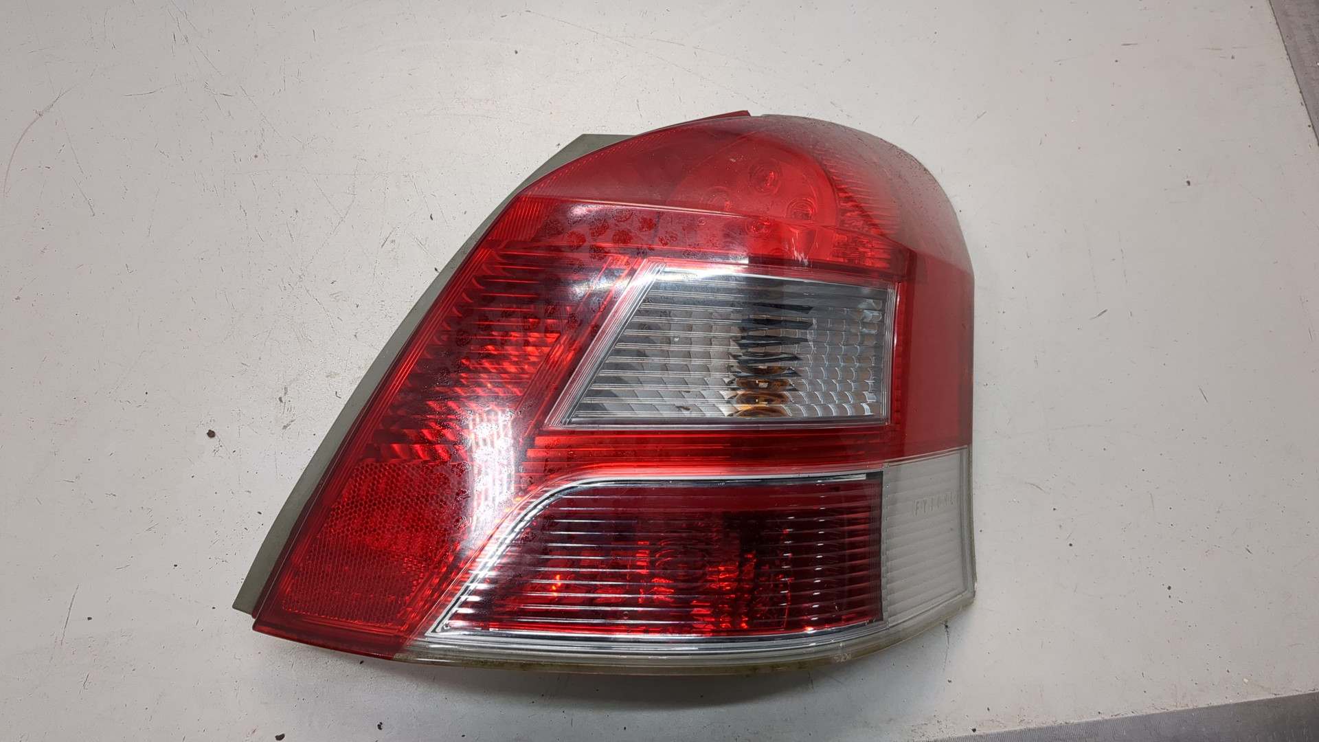 Фонарь задний правый