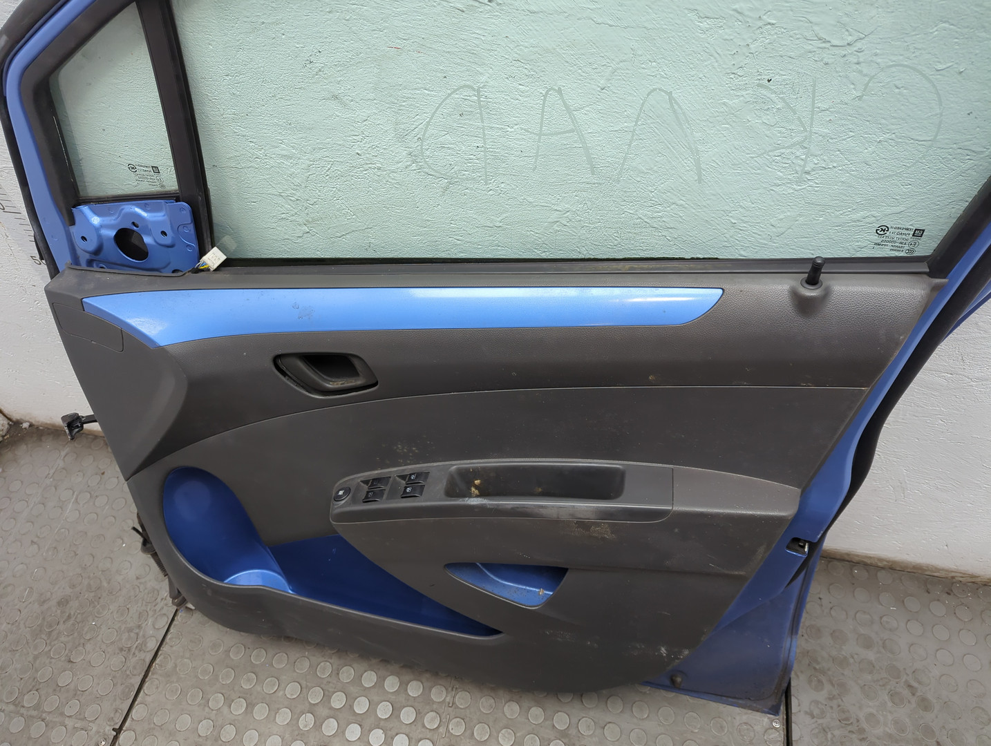 Дверь передняя правая