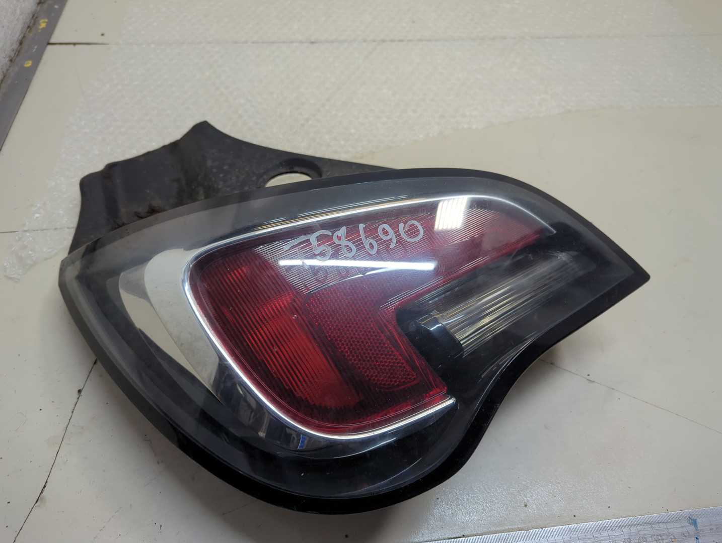 Фонарь задний левый