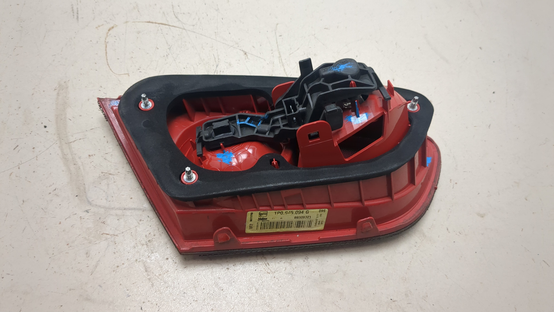 Фонарь задний внутренний правый