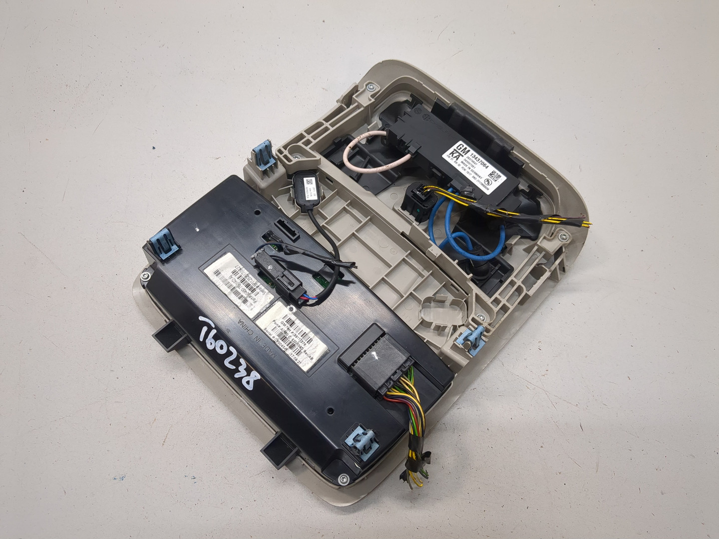 Плафон салонный