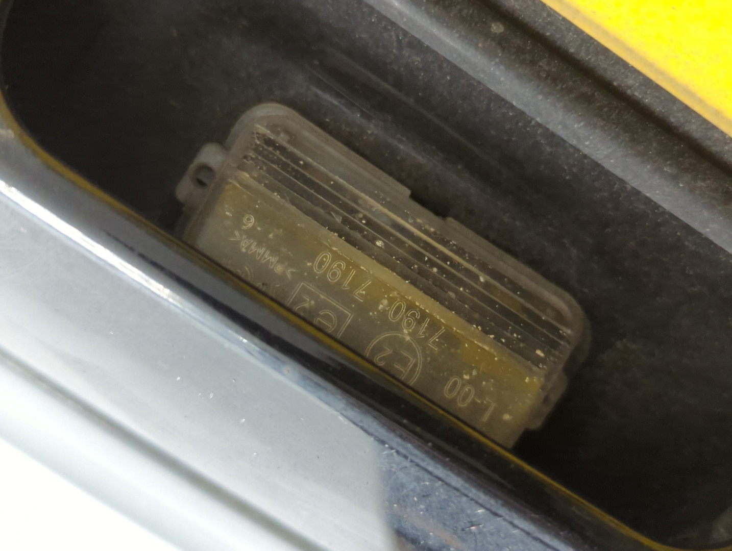 Дверь багажника