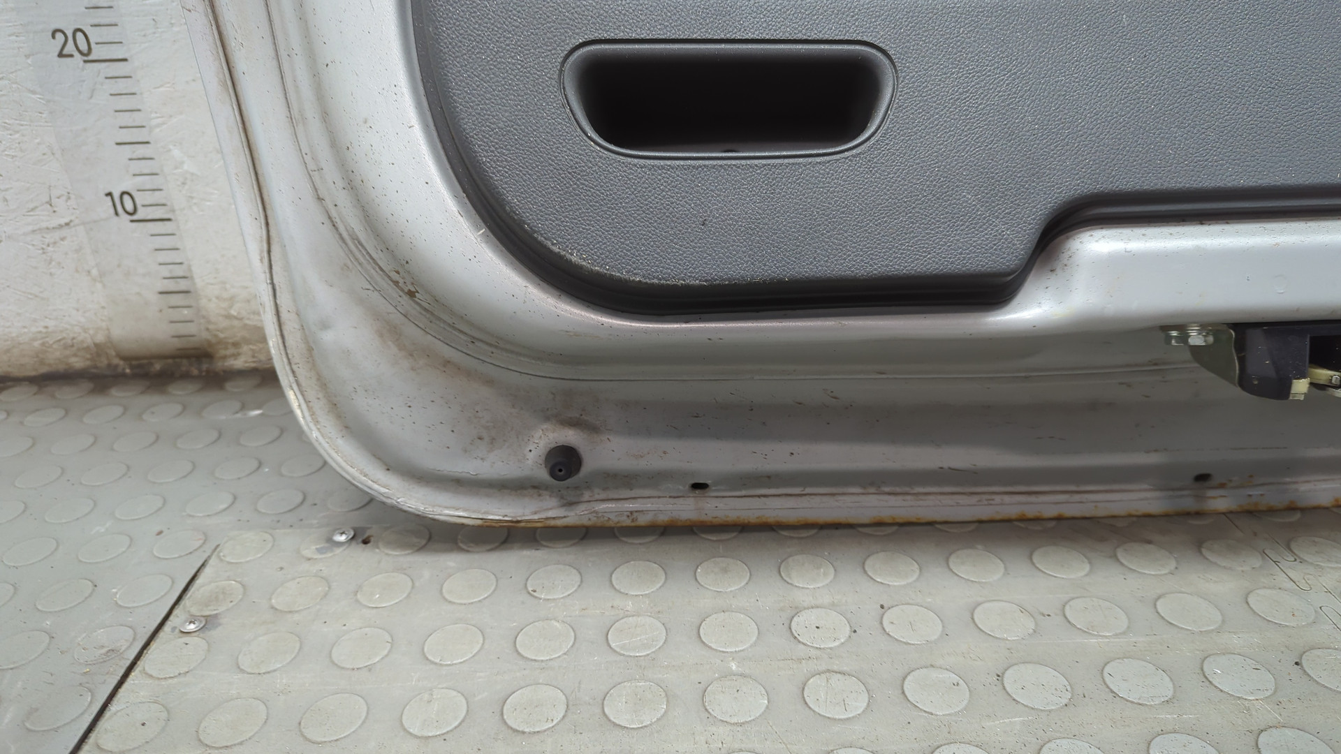 Дверь багажника