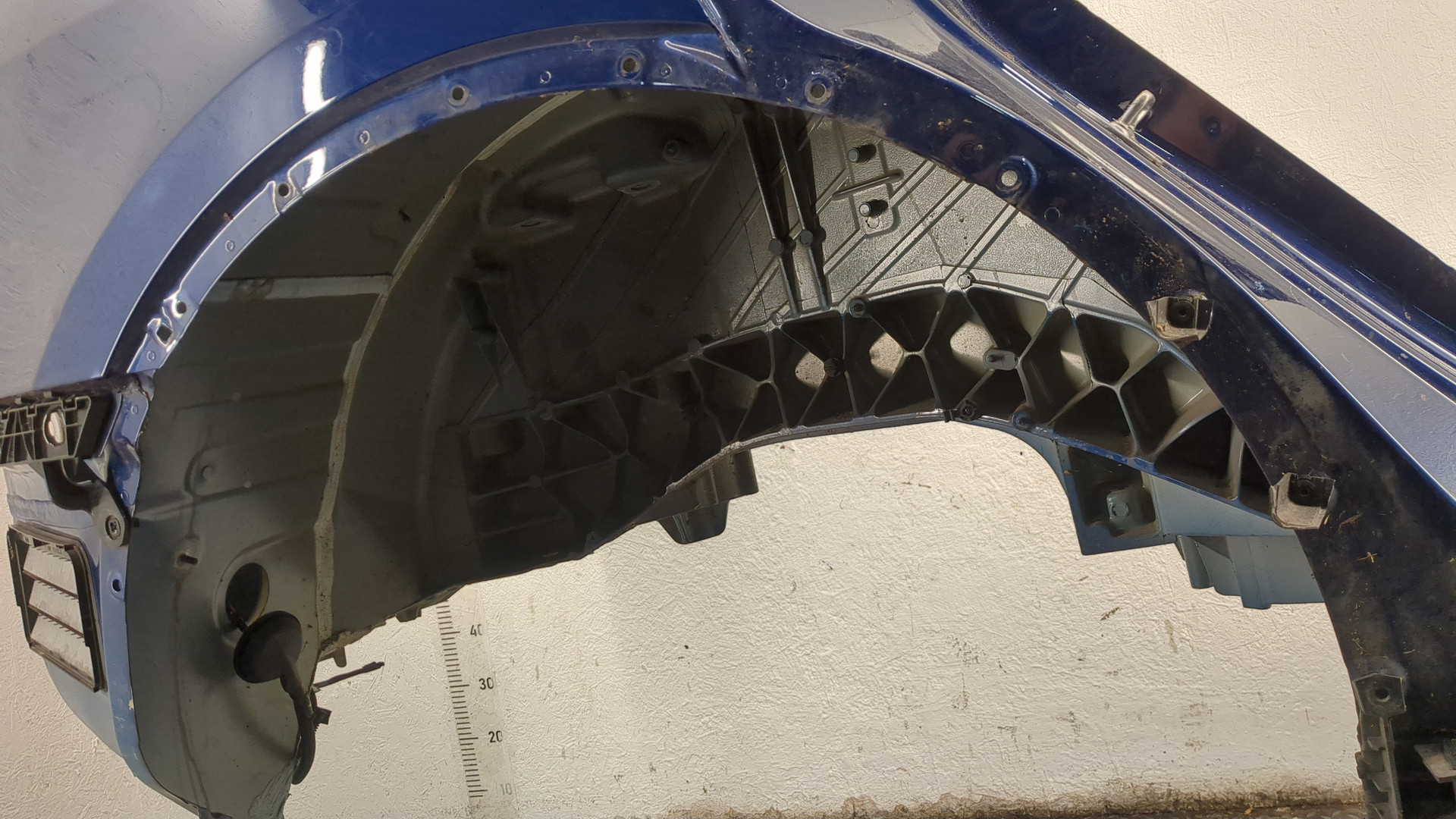 Кузовной элемент