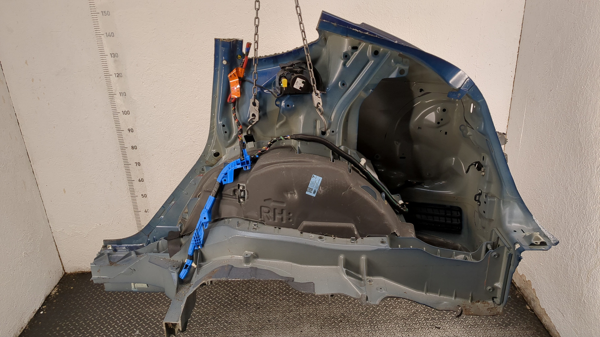 Кузовной элемент