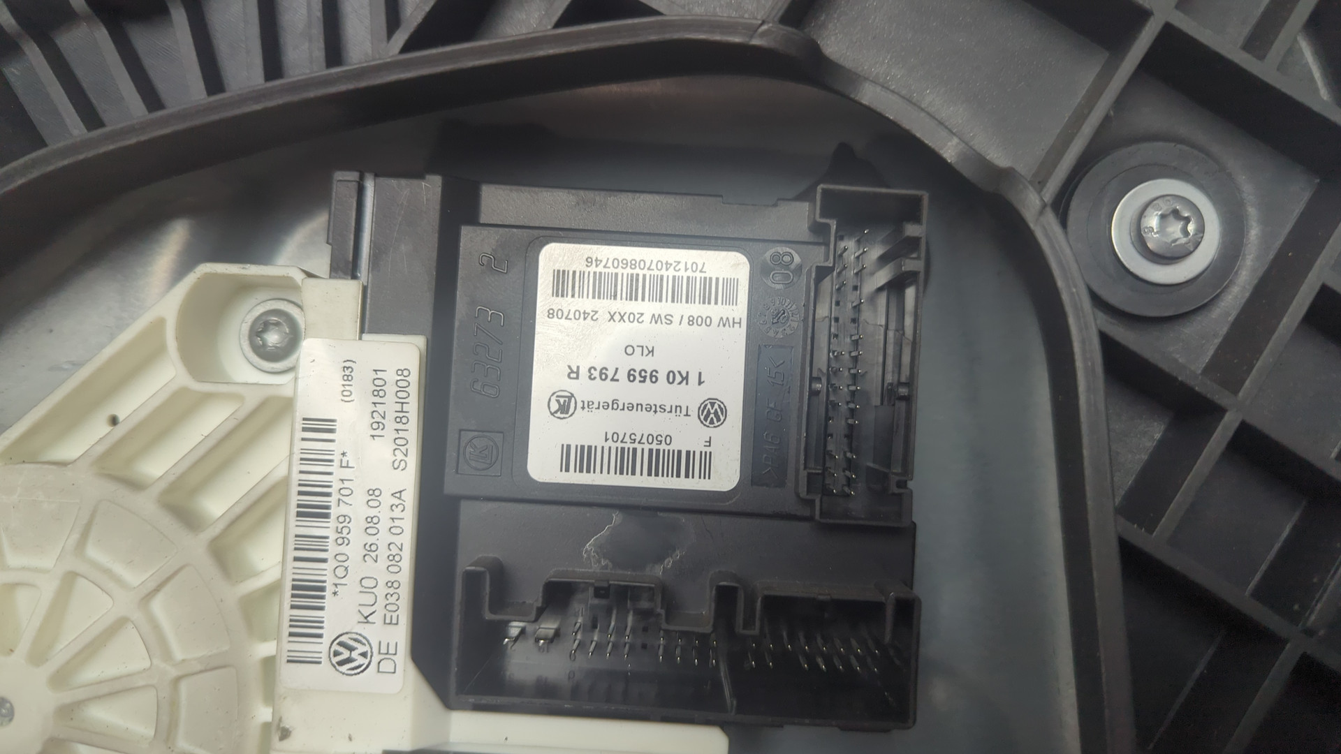 Стеклоподъемник электр. передний правый