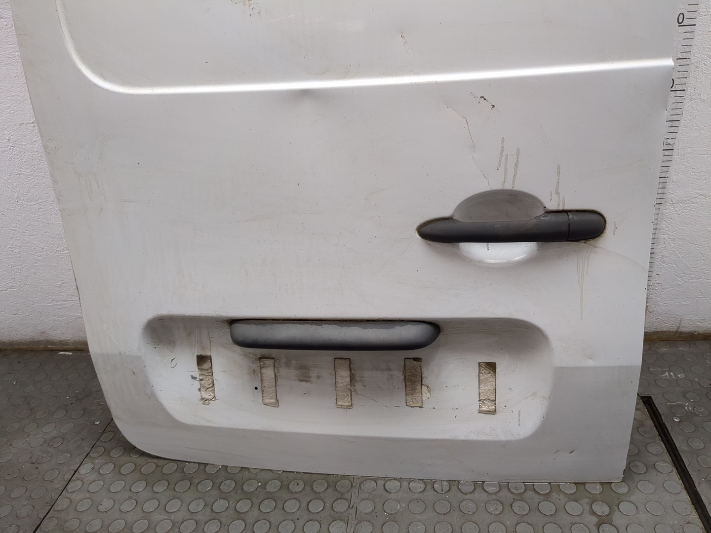 Дверь багажника левая