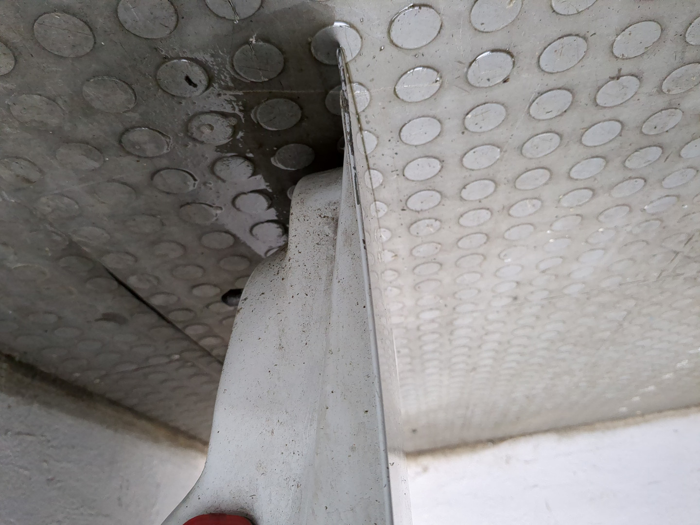 Дверь багажника левая