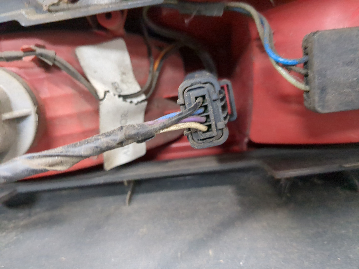 Фонарь задний правый