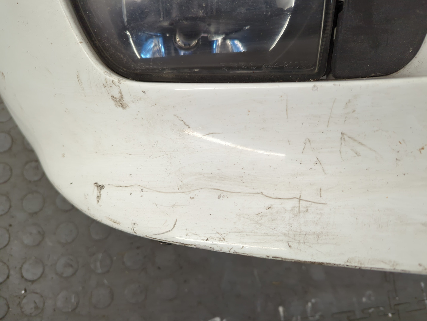 Бампер передний