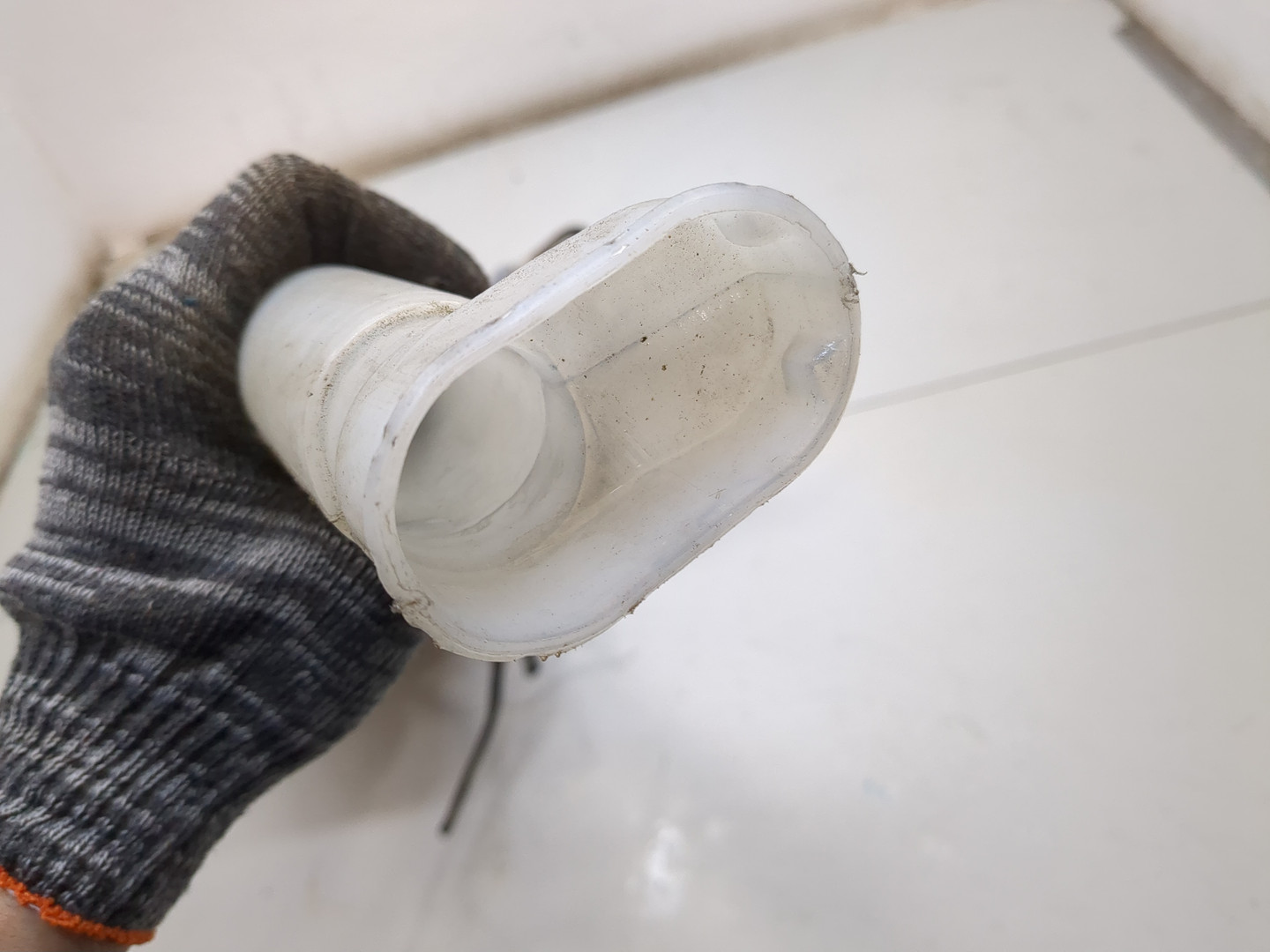 Бачок омывателя лобового стекла