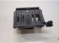  Кронштейн блока управления Mercedes A W176 2012-2018 21068092 #1