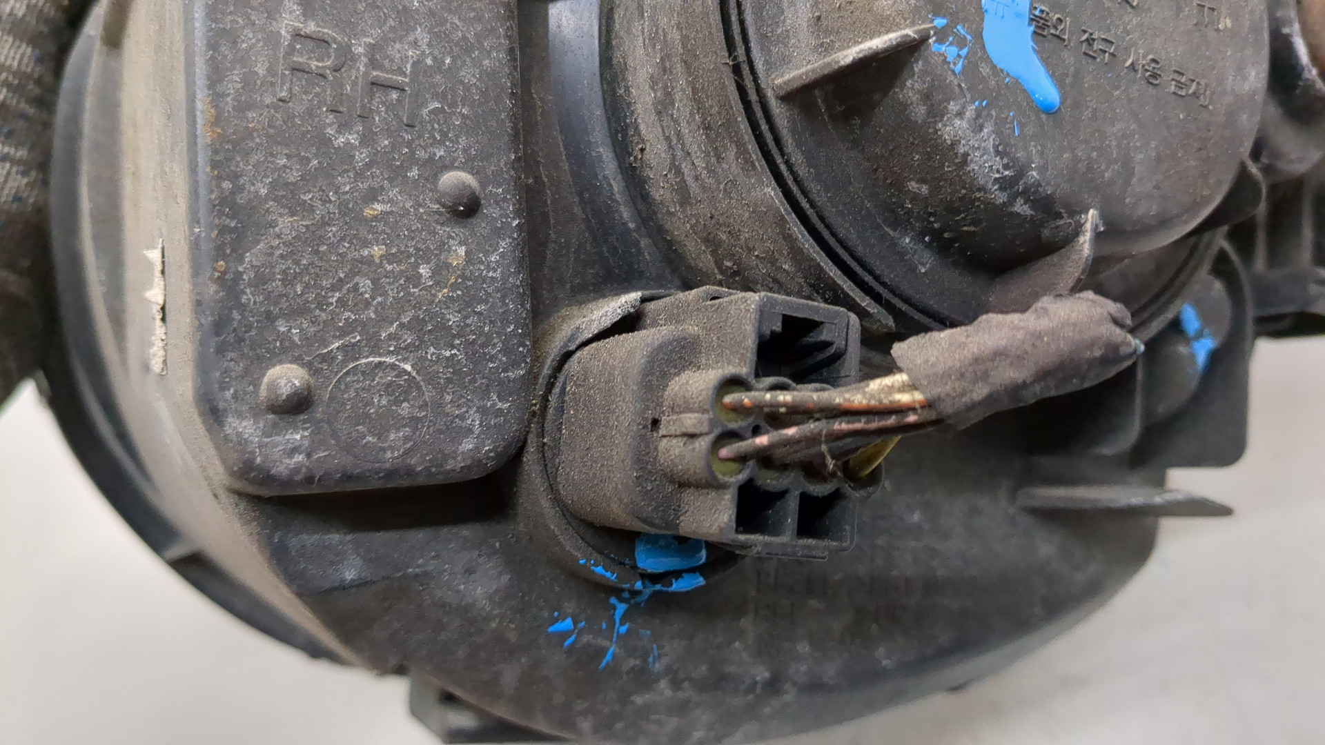 Фара правая