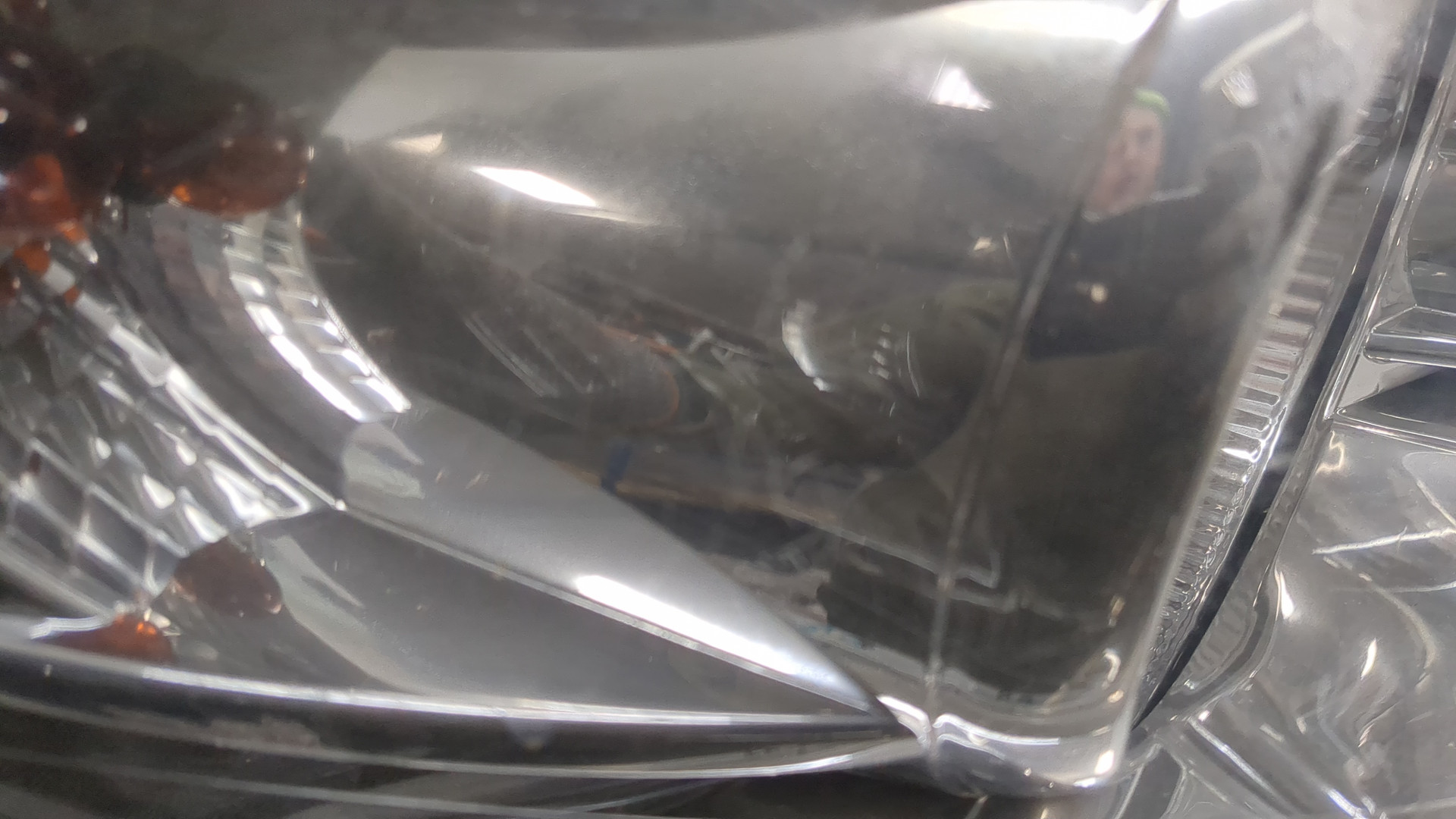 Фара правая