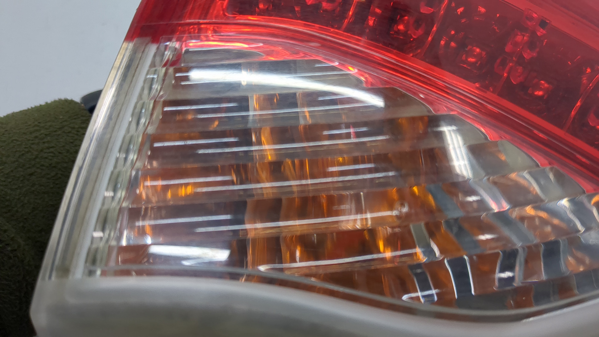 Фонарь задний правый