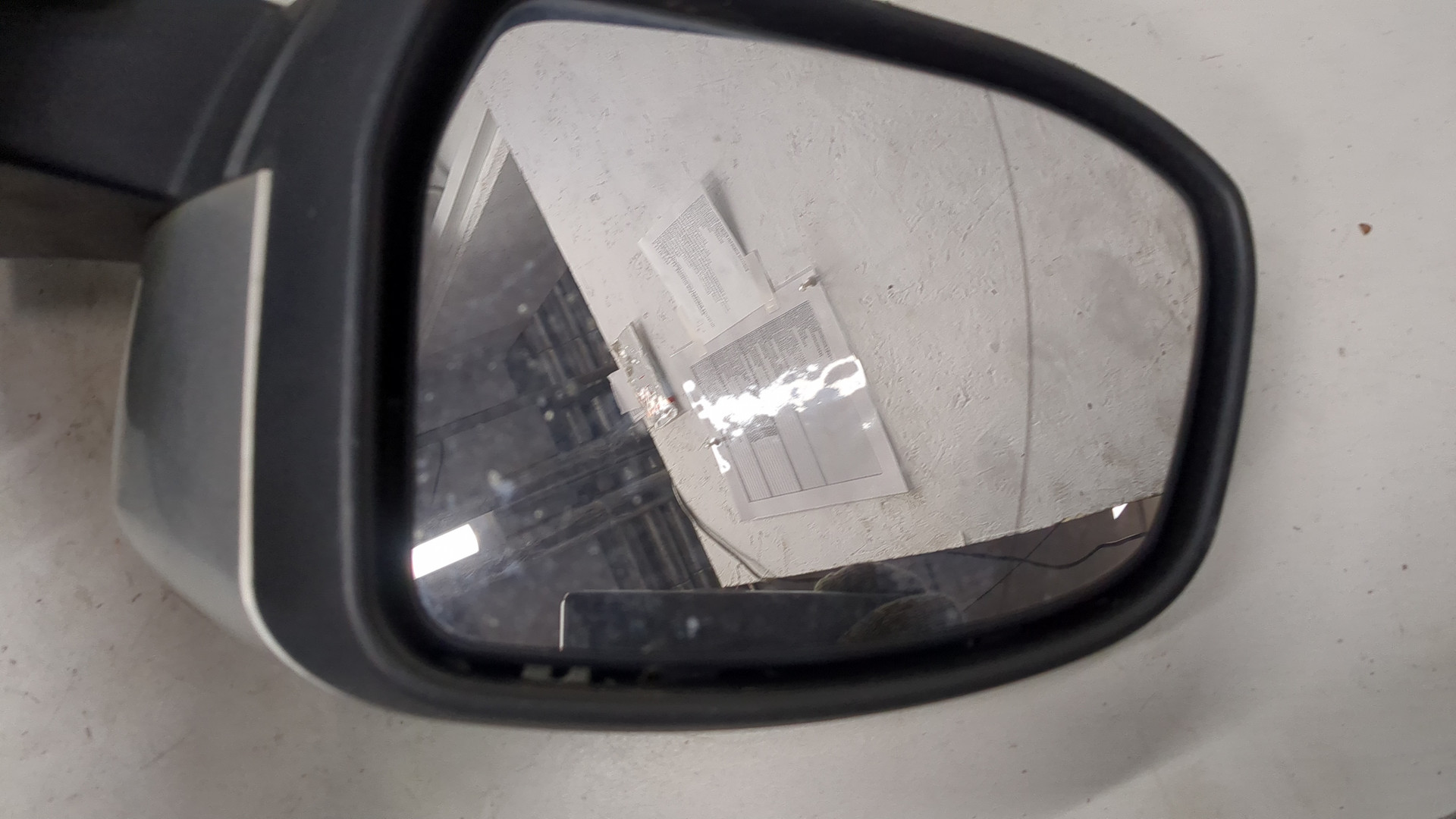 Зеркало левое электрическое