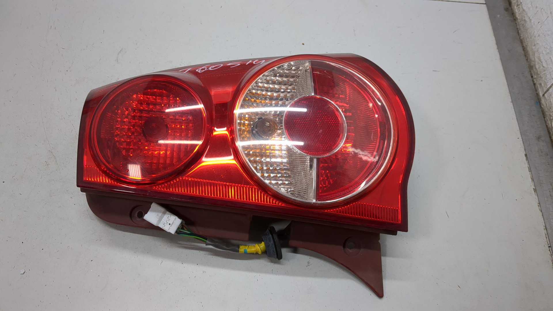 Фонарь задний правый