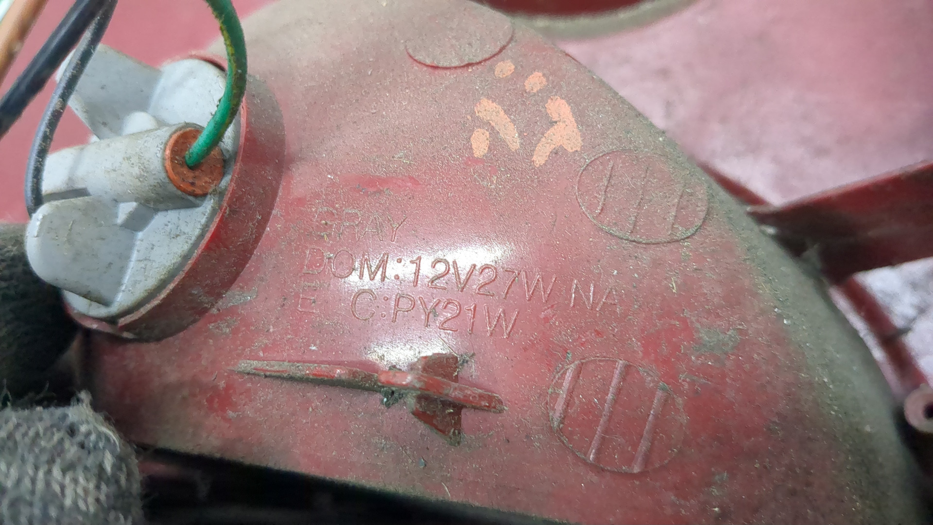 Фонарь задний правый