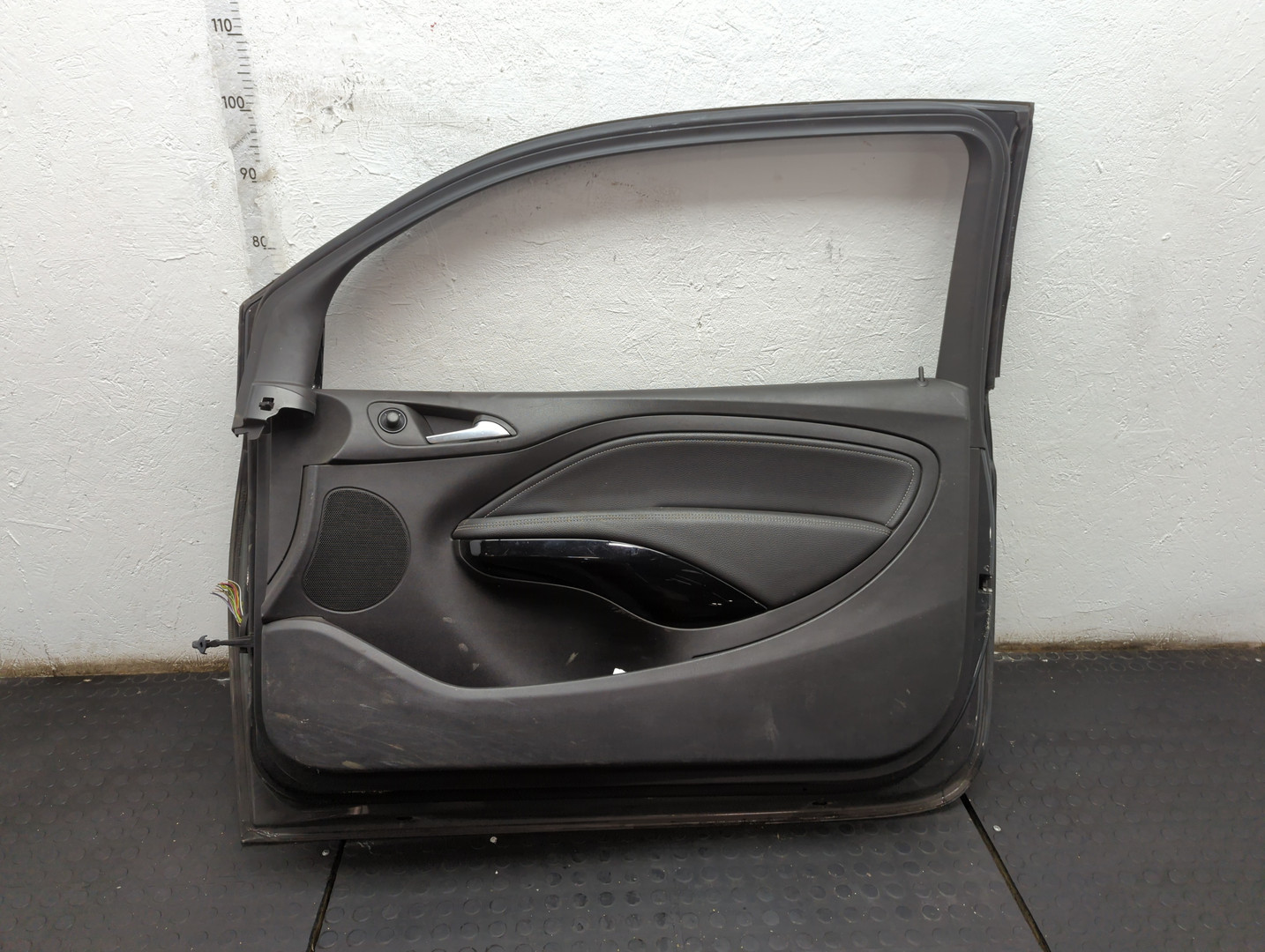 Дверь передняя правая