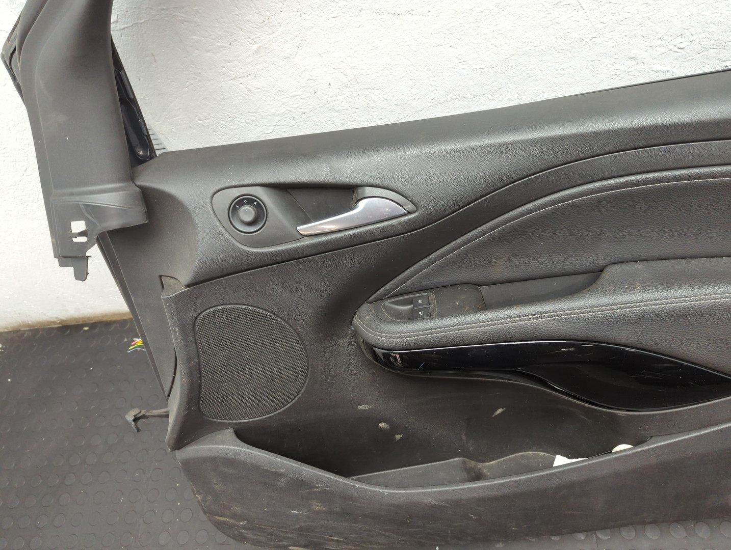 Дверь передняя правая