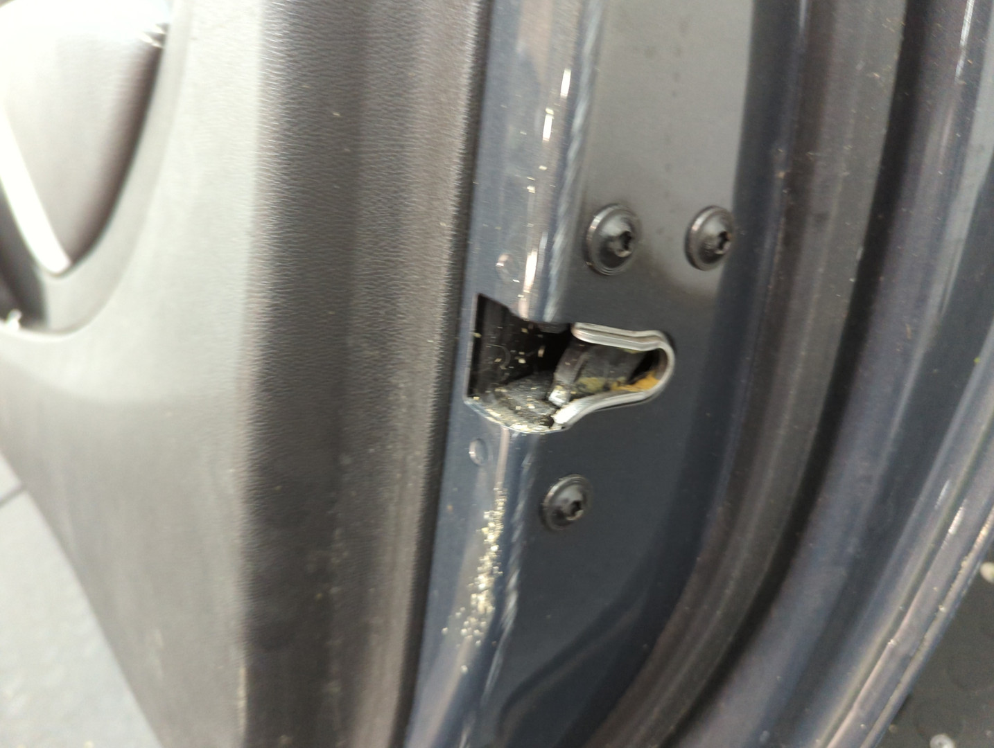 Дверь передняя правая