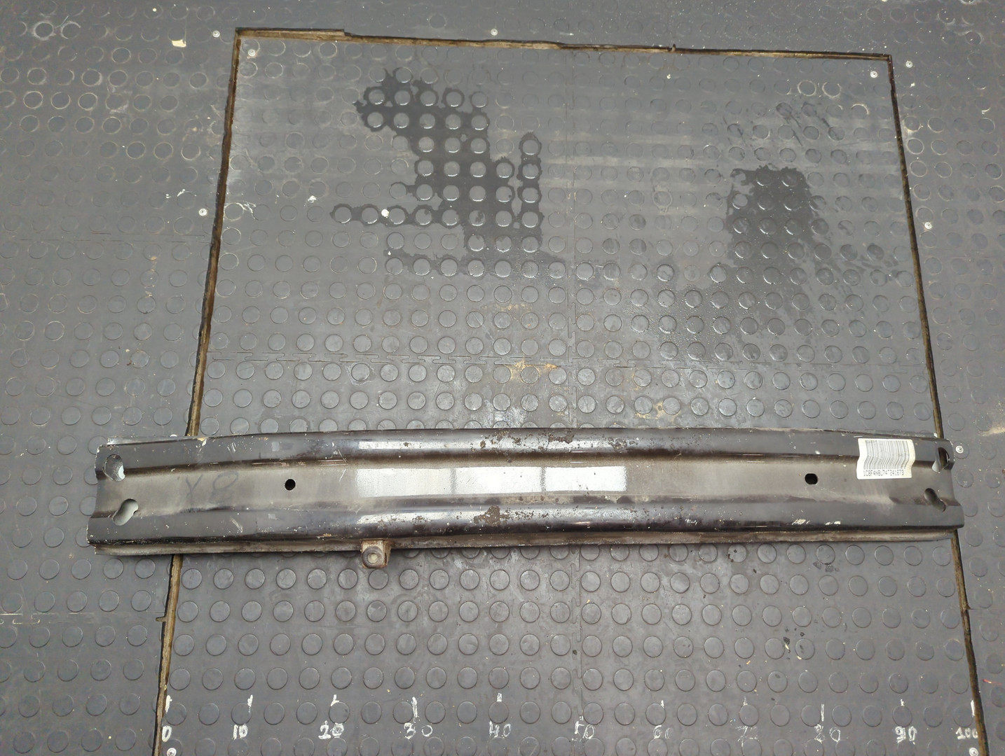 Усилитель переднего бампера