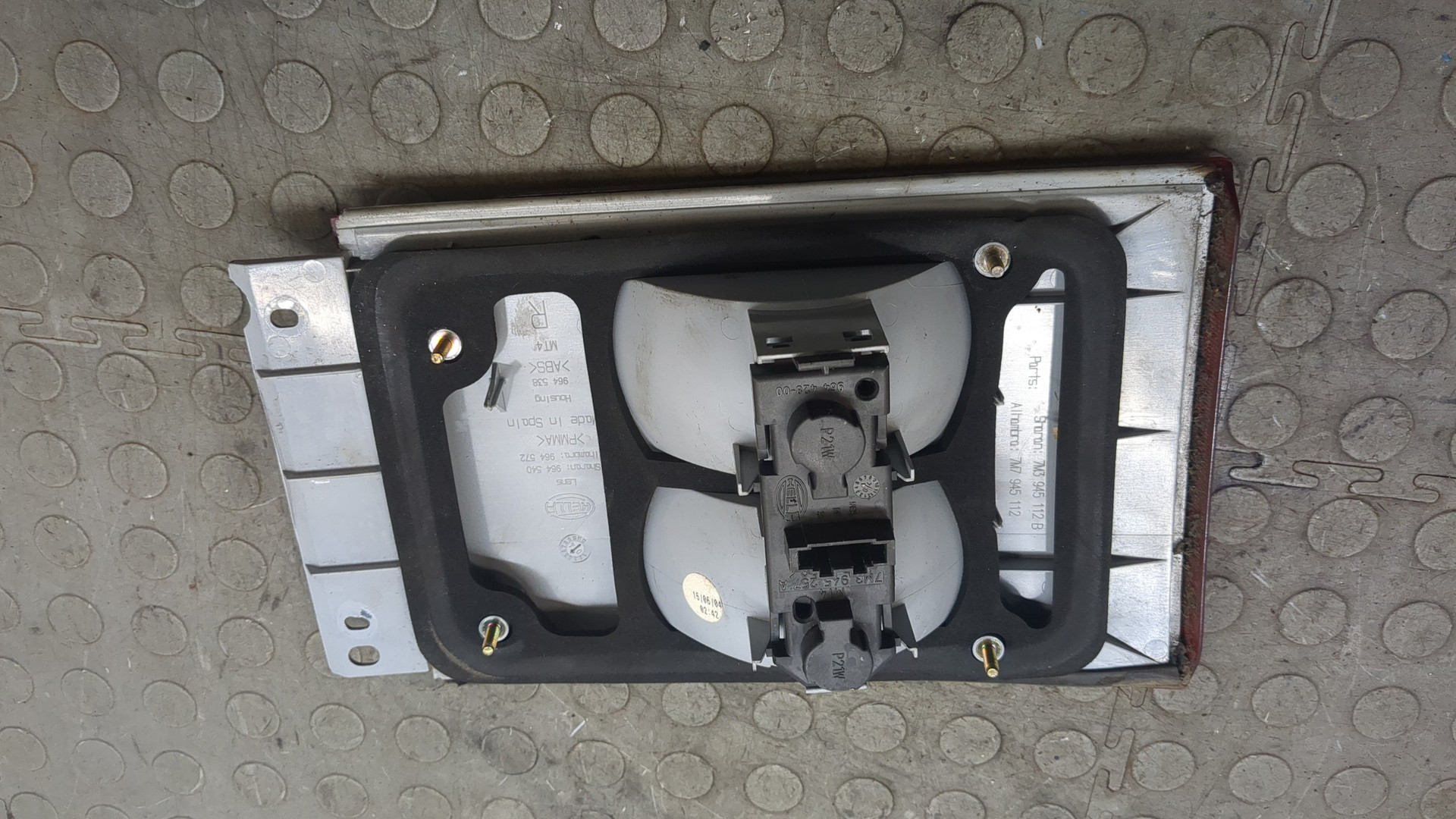 Фонарь задний внутренний правый