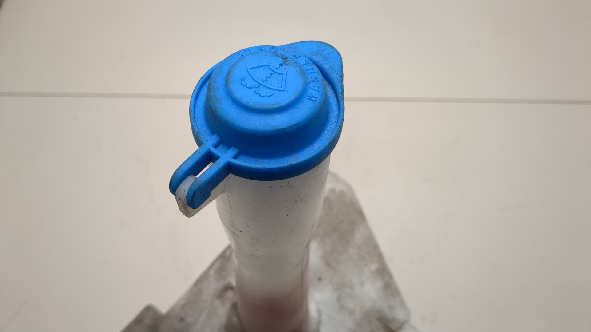 Бачок омывателя лобового стекла