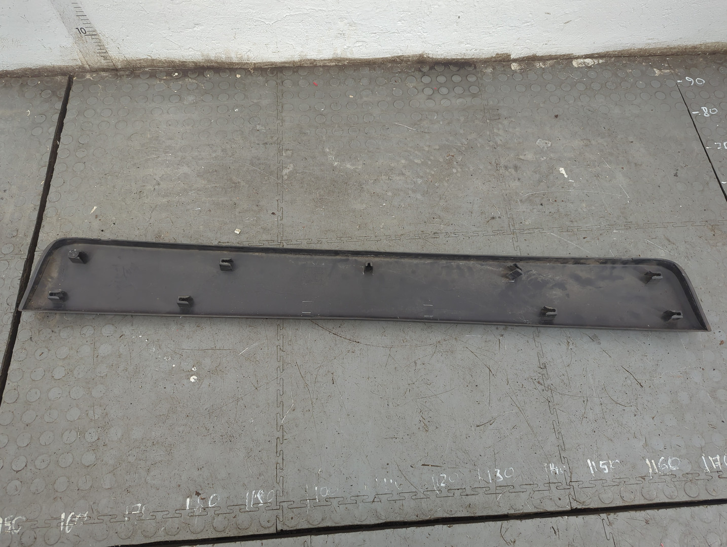 Накладка крышки багажника