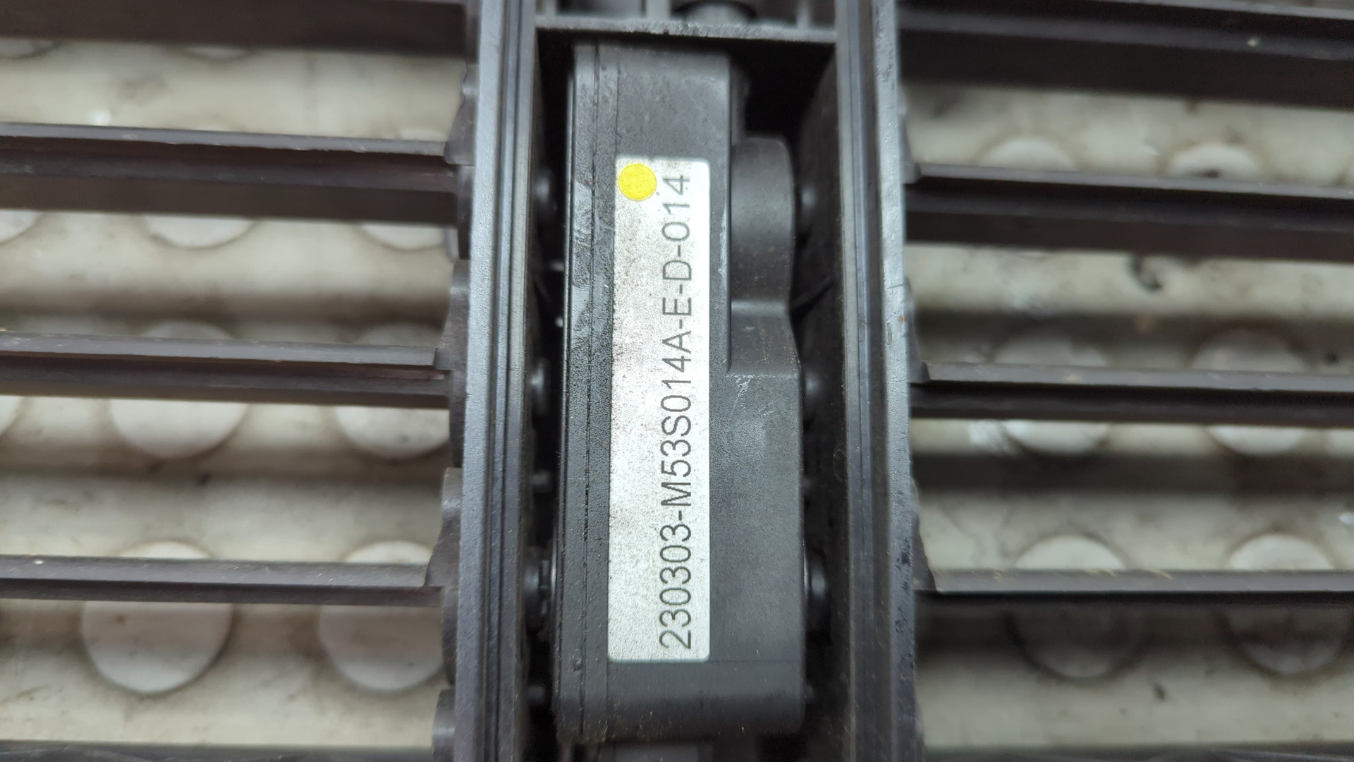 Жалюзи (воздуховод) бампера переднего