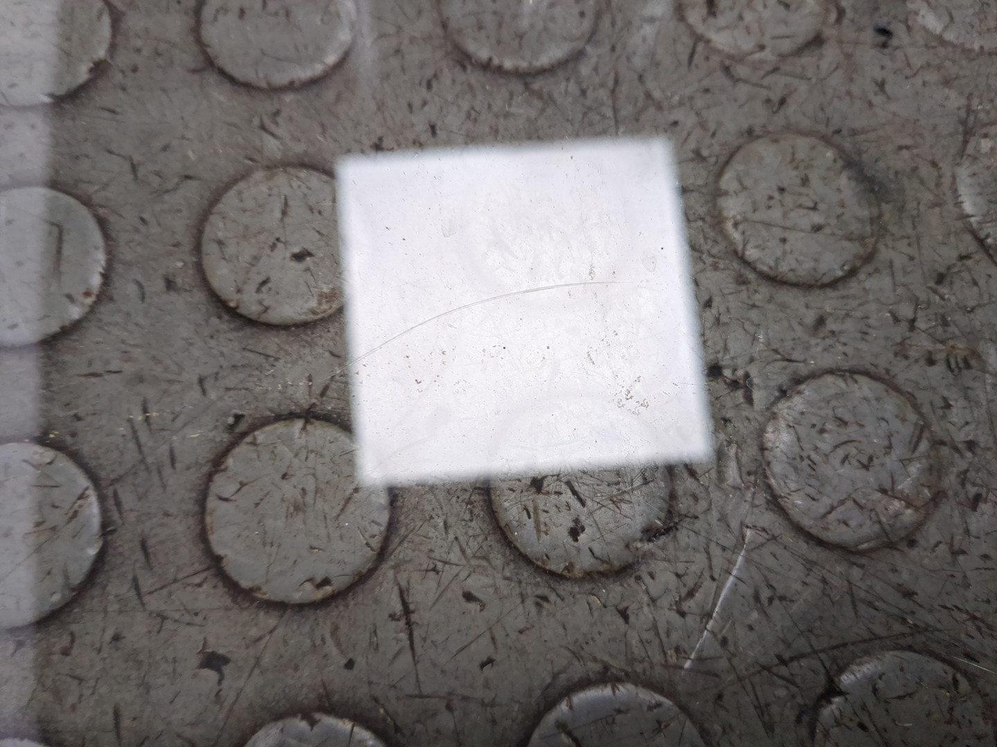 Стекло двери передней правой