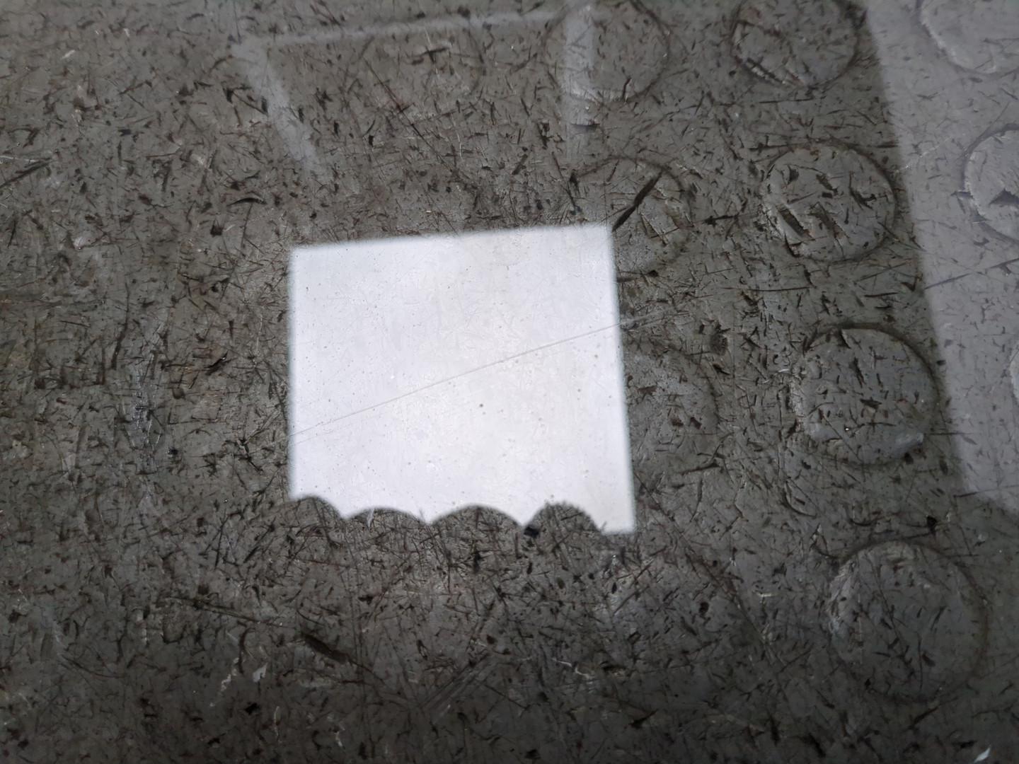 Стекло двери передней левой