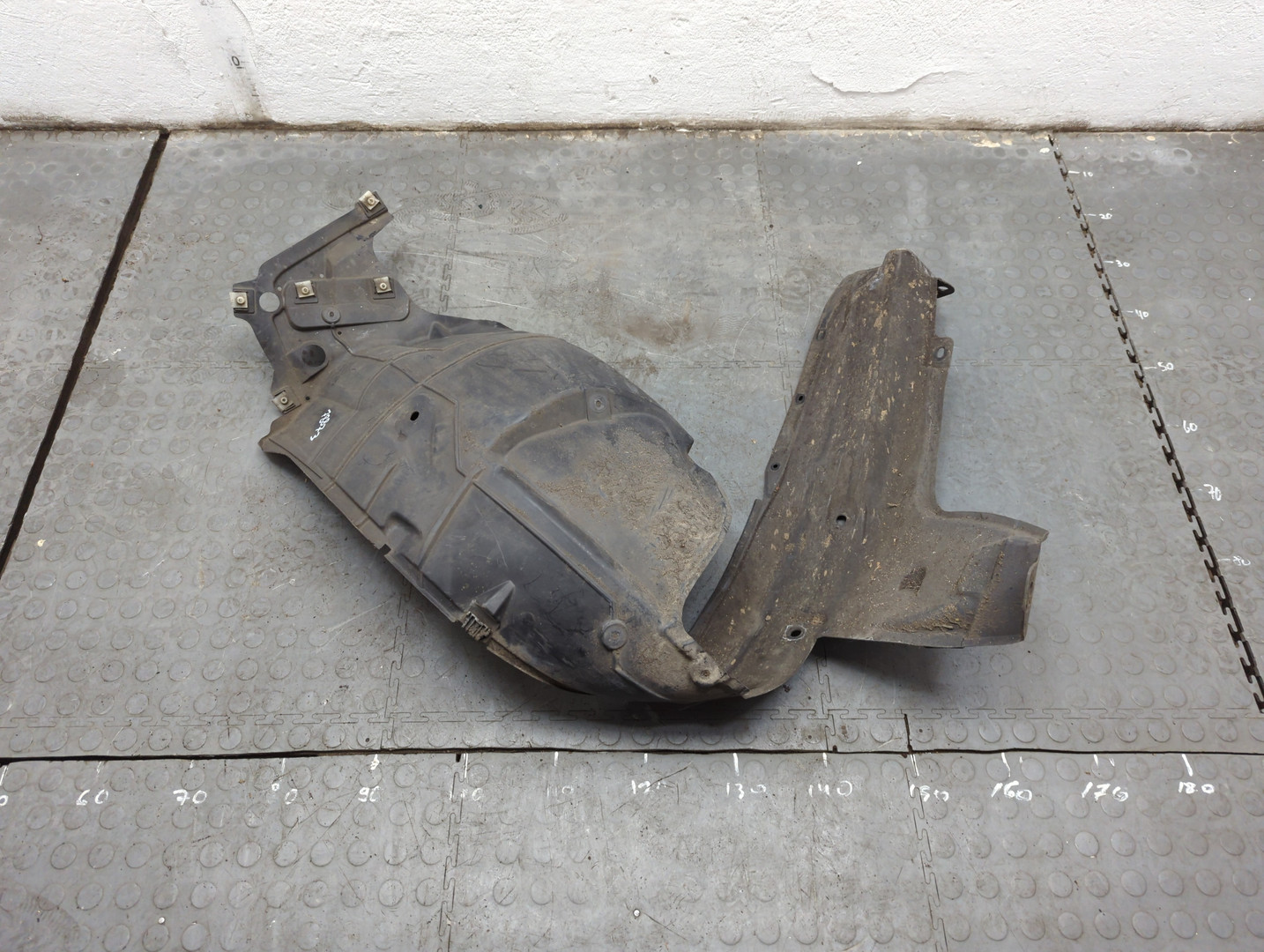 Локер передний левый