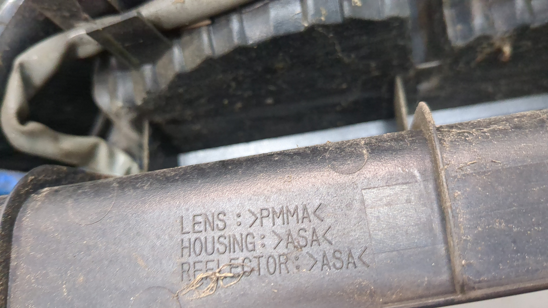 Фонарь задний левый