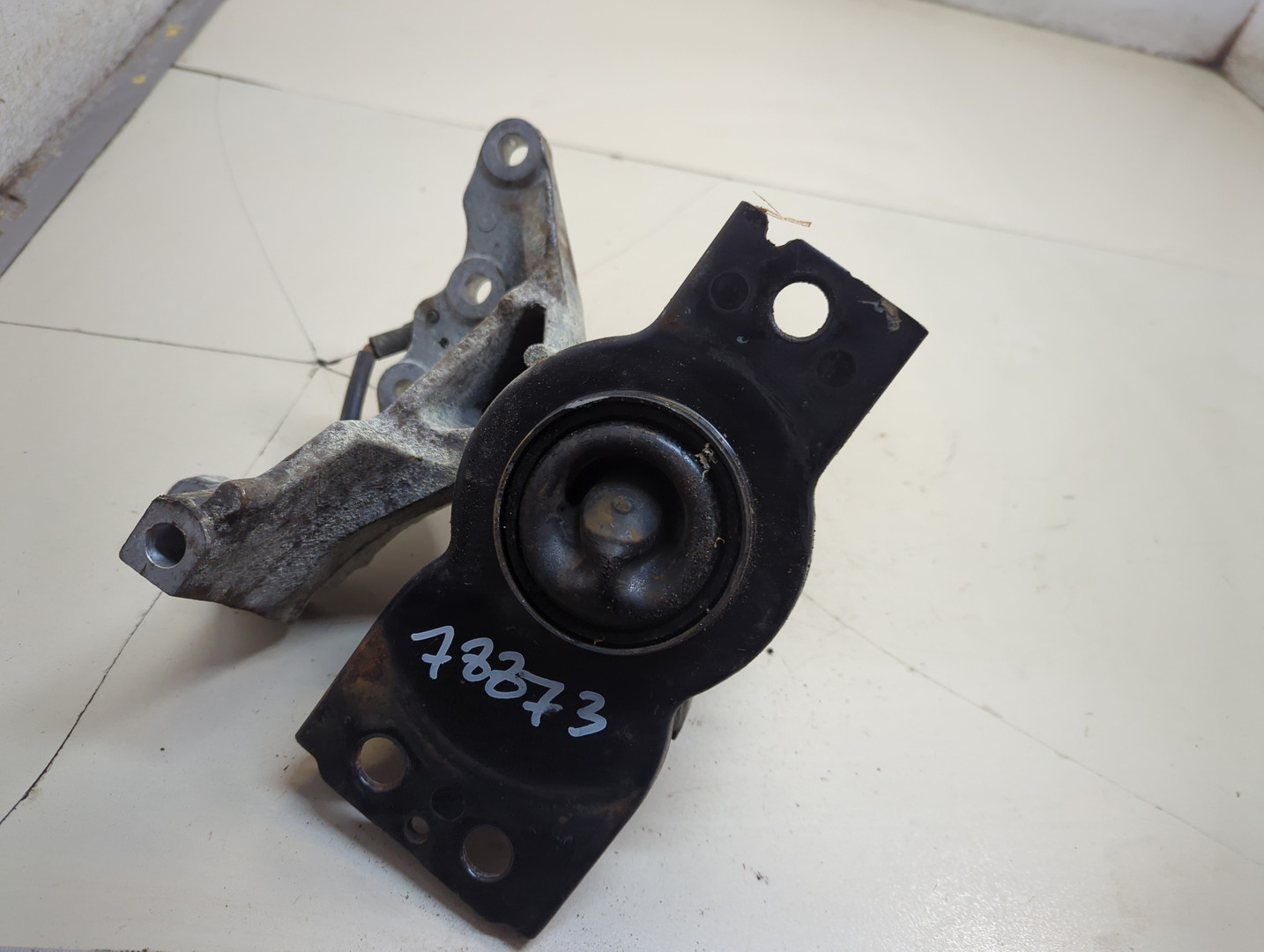 Опора двигателя