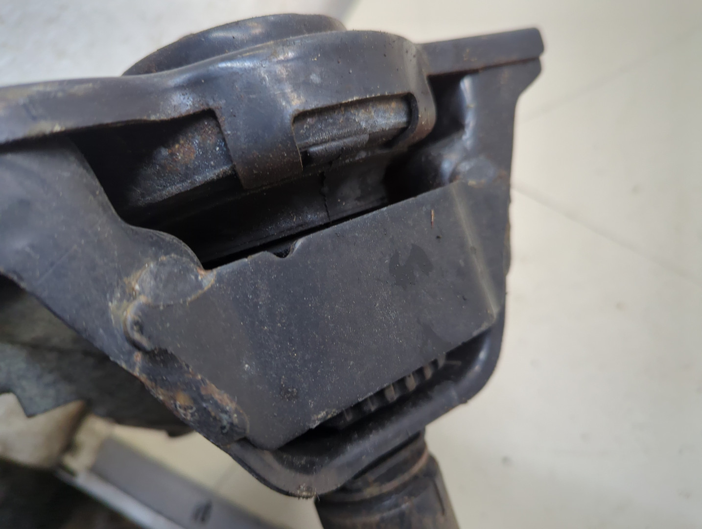 Опора двигателя