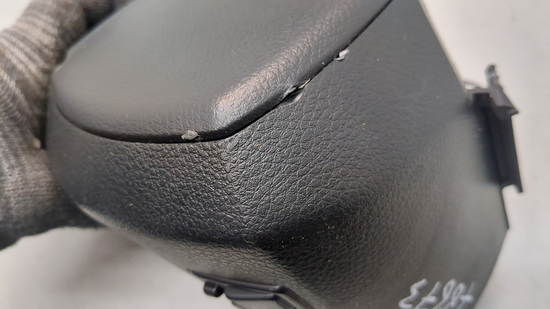 Кнопка регулировки зеркала