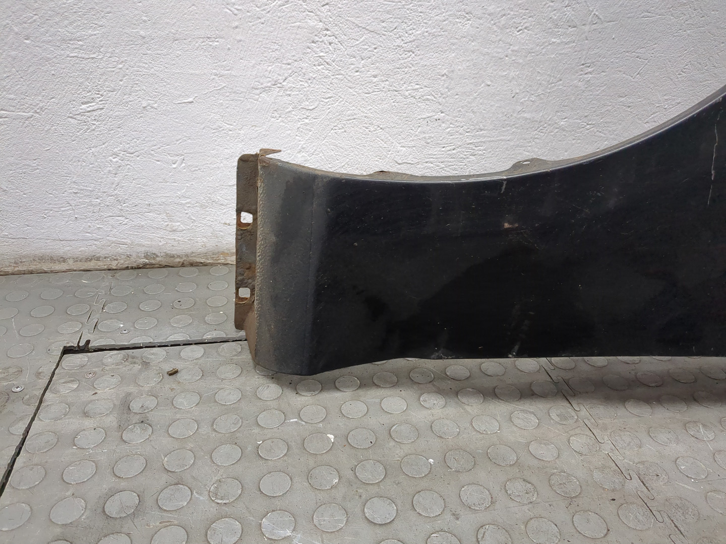 Крыло переднее левое