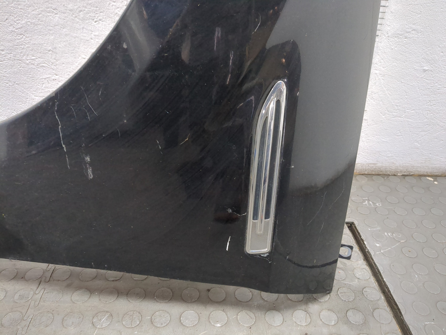 Крыло переднее левое