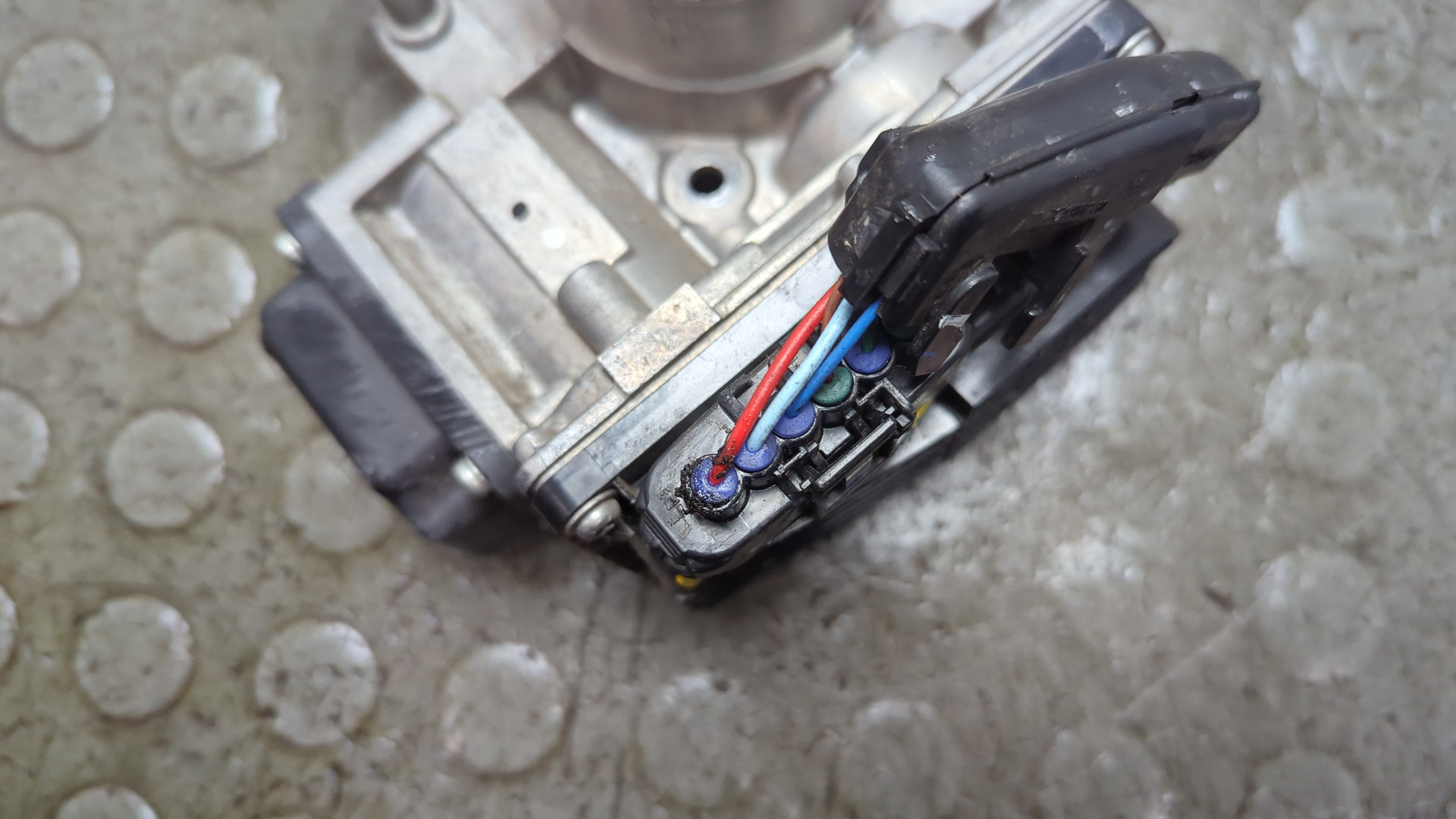 Заслонка дроссельная электрическая