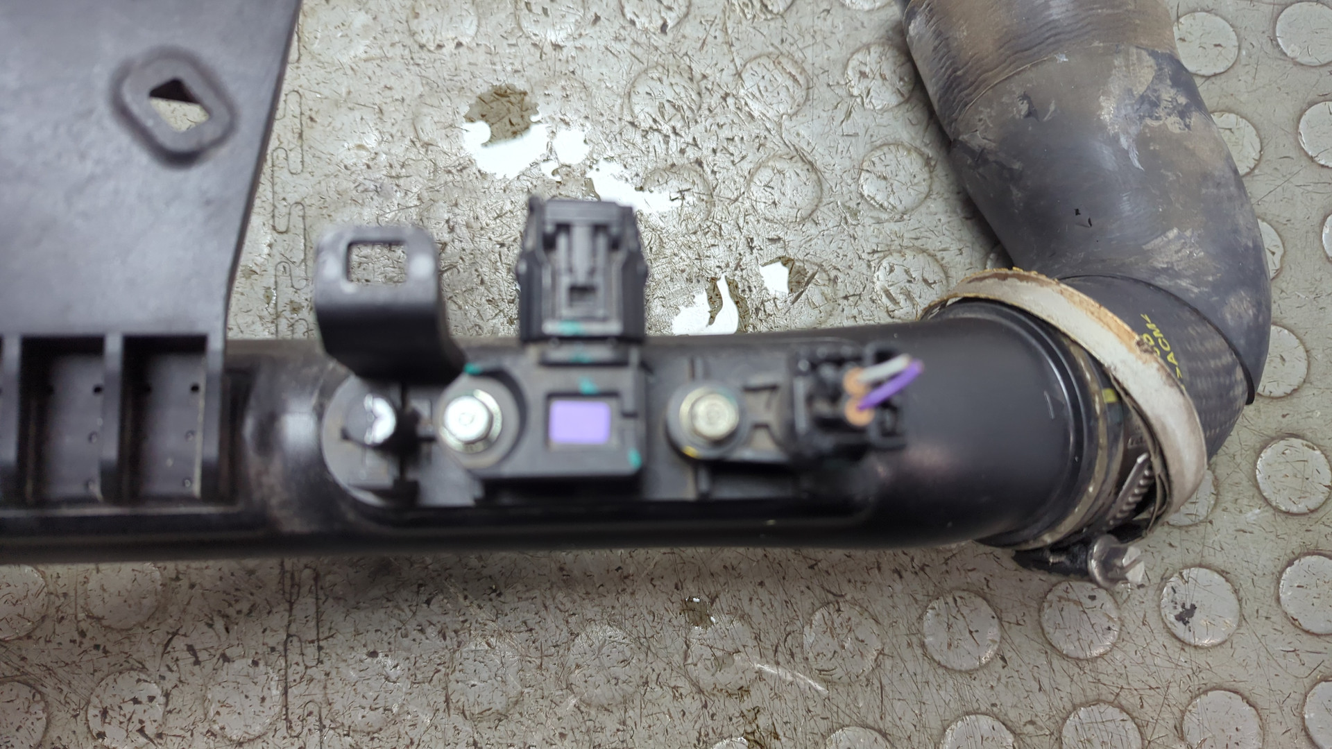 Патрубок воздушного фильтра