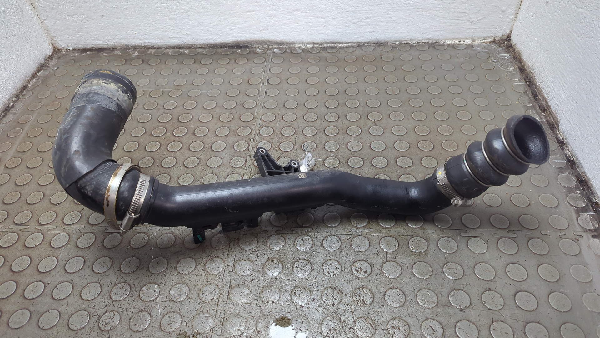 Патрубок воздушного фильтра