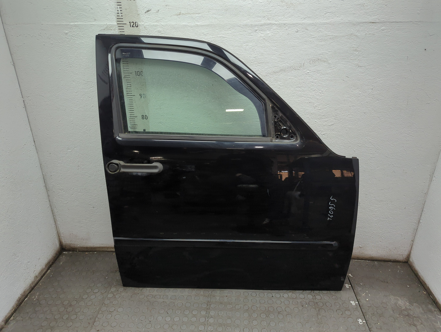 Дверь передняя правая