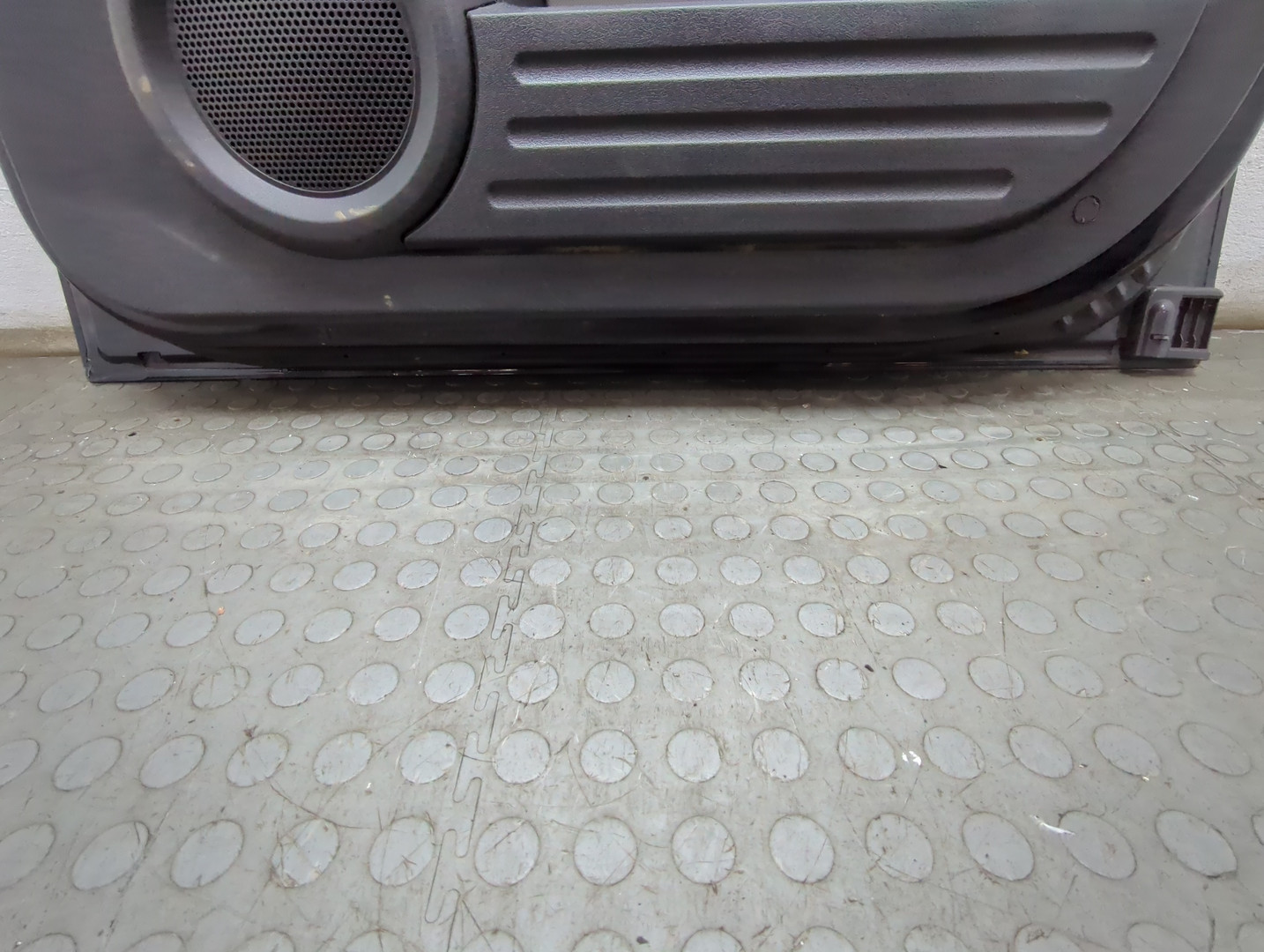 Дверь передняя правая