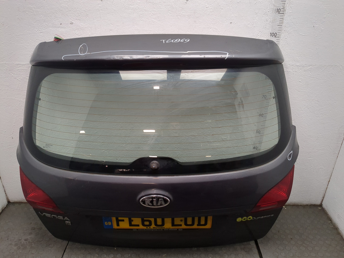 Дверь багажника